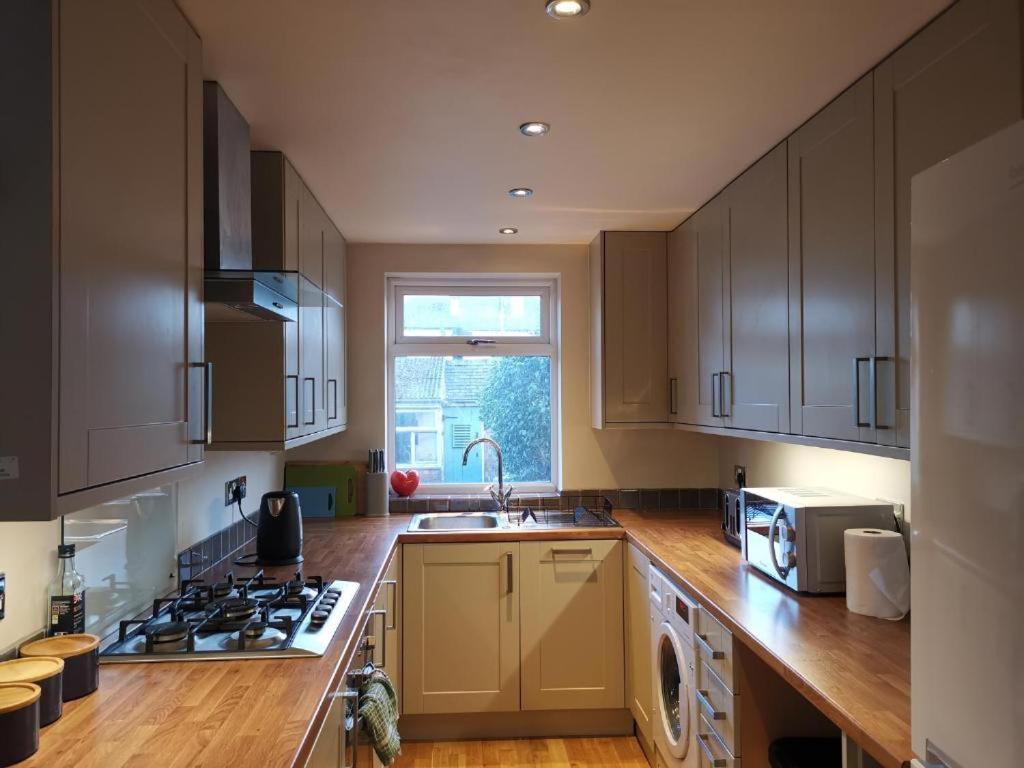 Pride Park Single , Double, Twin, Family Rooms-skylink To Download Festival Derby