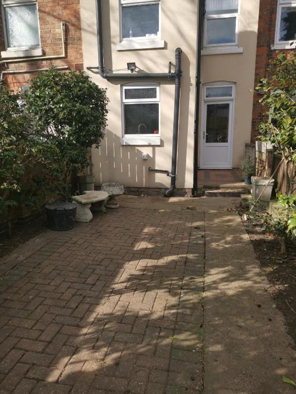 Pride Park Single , Double, Twin, Family Rooms-skylink To Download Festival Guest house